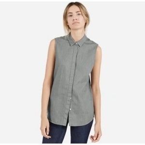 everlane grey minimalist button up sleeveless top size M